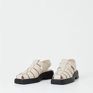 NIB Vagabond “Eyra” Fisherman Sandal in Size 40. Retail $175.